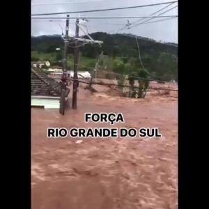 Bruna Lombardi Instagram - São muitas as imagens da catástrofe no Rio Grande do Sul. Nesse cenário de caos, só a assistência e a solidariedade conseguem dar alguma esperança.
São muitos os heróis anônimos nesse momento de tragédia. E cada um de nós pode ajudar um pouquinho. 
Chave Pix 92958800/0001-38
Instituição: Banrisul
Esse fundo é auditado, os recursos vão mesmo para os necessitados.
Vamos manter e fortalecer essa corrente do bem.