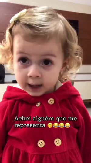 Bruna Lombardi Instagram - Se essa coisa mais linda diz que tá cansada de ficar em pé... imagine o resto rsrs... alguém mais?