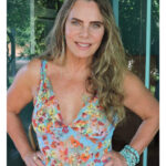Bruna Lombardi Instagram - Amanhã vai ser uma delícia poder ver você.🧡 Livraria da Travessa (Shopping Iguatemi - Faria Lima) às 18h. #encontro #autografos #livraria #livro