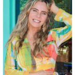 Bruna Lombardi Instagram - Ortega y Gasset disse: "Eu sou eu e minha circunstância. E se não salvo a ela, não me salvo." Todos nós independente de cor, credo, posição social e circunstâncias temos o pleno direito ao bem estar e felicidade. Nunca desista de buscar o que você merece. Uma semana feliz para cada um de vocês, amados.🧡💚💛🌼⭐ #bemestar #plenitude #felicidade #busca