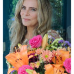 Bruna Lombardi Instagram - A natureza nos cerca de coisas lindas. A beleza da criação nos faz bem. Flores pra vocês, amadas! #beleza #natureza #bemestar
