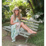 Bruna Lombardi Instagram - As árvores que plantamos limpam o ar, dão sombra, flor, fruta, e trazem a melhor energia pra gente... Um domingo delicioso pra você... #natureza #arpuro #meioambiente #equilibrio