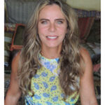 Bruna Lombardi Instagram - Entrando na semana da Páscoa, acompanhando tantos acontecimentos, notícias, histórias que somos tomados por muitas emoções. Superar perdas, injustiças, as dores que acompanham o mundo e ainda assim dizer vale a pena. Poder abraçar com todo meu carinho cada um de vocês e desejar uma estrada de paz. Amados, estamos juntos, e esse é um lugar de acolhimento e carinho. Que seja para todos. Uma linda semana. 🧡💛
