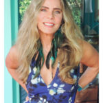 Bruna Lombardi Instagram - Temos um encontro marcado, né amados? Quem vai poder ir? 17/04 - São Paulo - Livraria da Travessa (Shopping Iguatemi - Faria Lima) às 18h. 25/04 - Rio de Janeiro - Livraria da Travessa (Shopping Leblon) às 19h.