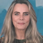 Bruna Lombardi Instagram - Você sabe qual a diferença entre espera e esperança?⠀ ⠀ Vem assistir mais vídeos no meu canal do Youtube! Lembra de se inscrever e fazer parte. O link tá na Bio.⠀ #brunalombardi⠀ #redefelicidade⠀ #recomeçar⠀ #esperança⠀ #motivação