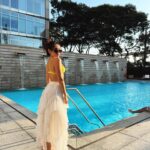Bruna Vieira Instagram - bem feliz na piscina do hotel agindo como se todo dia fosse o meu aniversário etc (em breve será anota aí 18 de maio)