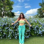 Bruna Vieira Instagram - silêncio confortável 🪻💐🍃