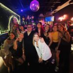 Bruna Vieira Instagram - Reparem que nessa primeira foto rola um degradê de cabelos do castanho pro loiro. Encontros bons no aniversário da @marianazanin 🪩💫