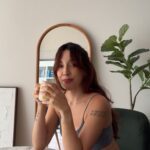 Bruna Vieira Instagram - o tamanho da insegurança é proporcional a importância que você dá pra ela, o que muitas vezes é maior até do que o resto do mundo consegue perceber. lembrar que todo mundo (até a pessoa que você mais admira no mundo ou tem como referência) se sente insegura em relação a algo torna tudo um pouco menos solitário e natural. o mais bonito é sempre quem se sente bonito.