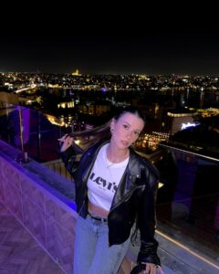 Buçe Buse Kahraman Instagram - 🖤