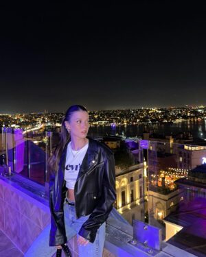 Buçe Buse Kahraman Instagram - 🖤