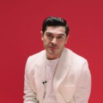 Burak Deniz Instagram - #VogueTV’nin #HızlıSorular serisinde oyuncu #BurakDeniz ile birlikteyiz. Sabah rutininden yeni bir role nasıl hazırlandığına kadar #BurakDeniz hakkında merak edilen her şey #HızlıSorular’da. Video: @studio.faal Moda Editörü: @cerencetinoglu Dijital Direktör: @dilan_saray Dijital İçerik Editörü/Dış Ses: @bihterneymen Makyaj: @yagizyoldas Saç: @feritbelli Moda editörü asistanları: @ebrukboyaci, @yuni__korn Makyaj asistanı: @yelizacary Saç asistanı: Berke Belli Set asistanı: @mehmedzahidd
