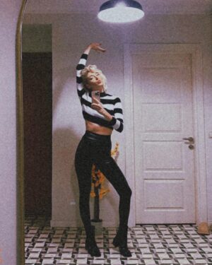 Burcu Binici Instagram - 🪞 hay🤪