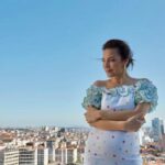 Burcu Kara Instagram - Madem bugün Kadınlar Günü,sizlere bir selam etmeden olmaz.Kadın olarak doğmanın ve kadın gibi yaşamaya çalışmanın tüm zorluklarına rağmen yılmayan,boyun eğmeyen,sabırla,onurla,gururla yoluna devam eden büyük küçük tüm hem cinslerimin gününü kutlarım.Kimseye sırf "kadın" olduğunuz için kendinizi kötü hissettirme şansı vermeyin.Unutmayın ki siz olmazsanız,hiç bir şey olmaz!🌸