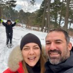 Burcu Kara Instagram – Memleketten kar manzaraları😂Yoğun kar yağışı tatilcilere keyifli anlar yaşattı sevgili seyirciler.❄️(Storylerde karsambaç yemeği var.Kimler biliyor?)