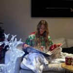 Éloïse Appelle Instagram - Ce remémorer les plus beaux souvenirs de cette année 2023 au près du sapin 🥹🎄 C’est passé si vite, j’ai du mal à réaliser que cette année touche presque à sa fin! D’ailleurs les livres photos ou calendrier je trouve que c’est une super idée cadeau pour Noël 🥰 Vous bénéficiez de -40% sur tout le site @monalbumphoto.fr avec le code ELOISENOEL40 jusqu’au 31 Décembre 2023 (non cumulable avec une autre offre promotionnelle, hors frais de livraison) ✨ #collaborationcommercialerémunérée