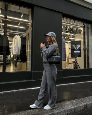 Éloïse Appelle Instagram - Une journée à Paris ✨

#ysl