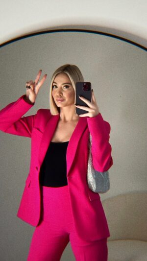 Éloïse Appelle Instagram - OUTFIT CHALLENGE 2 ✨

Total look @zara 💓

Vous aimez?