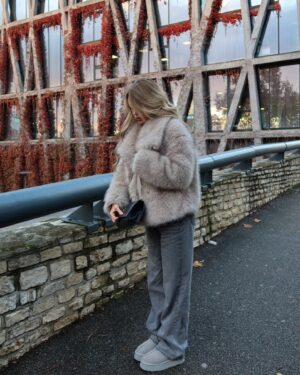 Éloïse Appelle Instagram - Cette veste est tellement incroyable pour l’hiver ☁️