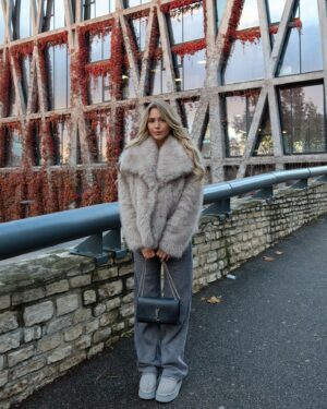 Éloïse Appelle Instagram - Cette veste est tellement incroyable pour l’hiver ☁️