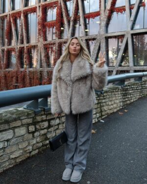 Éloïse Appelle Instagram - Cette veste est tellement incroyable pour l’hiver ☁️