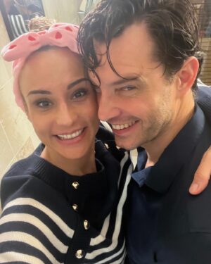 Élodie Gossuin Instagram - ♡ 𝓐̀ 𝓷𝓸𝓼 20 𝓪𝓷𝓼 ∞

𝐸𝓃𝓈𝑒𝓂𝒷𝓁𝑒 ❤️
À notre Vie, les hauts incommensurables, les bas démesurés, les moyens soporifiques.
À nos silences si bruyants, nos discussions feutrées, ta folie si libérée, tes manies Marvel et du rangement psychorigide du lave-vaisselle, 
À ta façon d’être relou, à la mienne d’être chiante et surtout… vive l’Amour ❤️

Merci à Mamie et Papy qui gardent nos 4 merveilles 🙏🏻🫶. 

À nos rares moments si précieux en amoureux 
📍À @thermesmarins_saintmalo pour cet écrin au-delà de nos rêves 💭 🫶🌊🦪🦦🪸🧜‍♀️🧜‍♂️⚓️ #invitation #20ans #Am