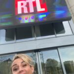 Élodie Gossuin Instagram – 🎞️ Dans ma pellicule cette semaine 🙂‍↔️

🚝 : TER For Ever
🫣 : Mode Printemps 2k24
📻 : Mon Rêve Réalité #RadioGaga 💭 . Stop ou Encore Encore Encore 🥹 @rtl_france 
🍔 : by @bertrandlacherie 🤤
👧🏼 : Toujours garder son sérieux 😂
🎥 : Ma Deuxième famille @m6officiel 
🥦 : Les brocolis c la vie (ou pas 🤷🏻‍♀️). Merci à Snap d’occuper nos enfants dans les salles d’attente de médecins 🙏🏻👍 
🎬 : Clap ça tourne 
🥳 : Bonnes vacances, enfin à nous la zone B 😅🤗
🧳 : Valise en cours , départ pour la Thaïlande avec @tourlane en tribu 🤩🌴✈️