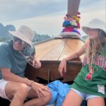 Élodie Gossuin Instagram - 𝓡𝓮𝓼𝓽𝓮𝓻 𝓵𝓪̀ ꕥ À jamais gravé dans nos têtes et nos cœurs 🥰🇹🇭 Mais il est temps de sortir du hamac, bye les tongs, bonjour baskets et cartables !!! C’est la reprise pour tout le monde 💪🏼🏫🖊️📚 bisous forts chez vous 🩷