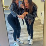 Émilie Nef Naf Instagram - Moi : « 𝓘’arrive, je suis sur la route. » ( Tague un/une ami(e) qui est toujours en retard ... )⏰