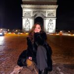 Émilie Nef Naf Instagram - Paris 💙🤍❤️