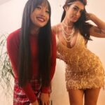 Émilie Nef Naf Instagram - Ma petite peste, je suis sans rancune envers toi 💋 Le dîner sur @w9officiel cette semaine a partir de 16h40 Tu regardes ?