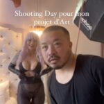 Émilie Nef Naf Instagram - 2024 : faire ce que j’aime 🫶🏼 Je suis heureuse de commencer cette nouvelle aventure de vie avec vous 🤍 @bahonerbaho @houtkov #art #sexyart #justemy #baho #fumerprovoquelimpuissance #dontsmoke ❌