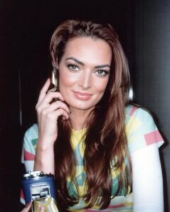 Émilie Nef Naf Instagram - 90´S vibes baby 🎥🎞️✨ #ia