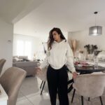 Émilie Nef Naf Instagram - Mon défaut : bordélique, mais quand je décide de ranger, je suis une vraie furie 🏍️💨 et toi c’est quoi ton pire défaut ?