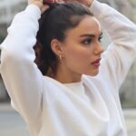 Özgü Kaya Instagram - last winter but lovely memory🤍