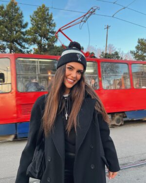 Özgü Kaya Thumbnail - 136.4K Likes - Most Liked Instagram Photos