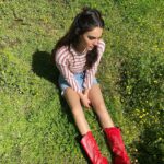 Özgü Kaya Instagram - bahar geldiğinde mi ben🧃