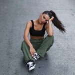Özgü Kaya Instagram - savurur saclarini esen rüzgarla