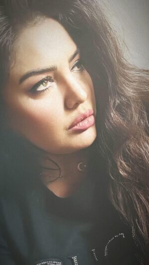 Özlem Balcı Instagram - 600 yıldır dua okunup çaput bağlanan türbede, bir Bizans askerinin yattığının anlaşılması kadar anlamsızdır bazen hayat!