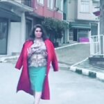 Özlem Balcı Instagram - Susmuyorum… Sözlerimi dinlendiriyorum…😎