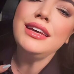 Özlem Balcı Instagram - Uzun yolda ben ve tır şoförleri yandan bakarken benim ruh sağlığım😂🫠✔️