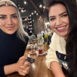 Özlem Balcı Instagram - Yoğun geçen seçim çalışmalarımız sonrası kısa bir mola verdik🇹🇷 Ve yola devam ikinci turda sayın cumhurbaşkanımız @rterdogan ile #omuzomuza birlikteyiz🙏 @nurtugbaaktay @dbdevletbahceli