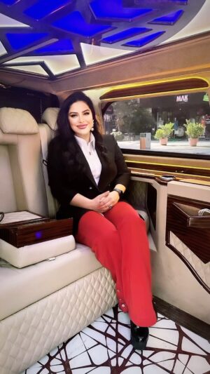 Özlem Balcı Instagram - ≛İtibar girdiğin toplumda ne kazandığındır..
≛Karakter o toplumdan ayrıldığında elinde kalandır..
≛İtibar mezarının başında insanların söylediğidir..
≛Karakter ise Rabb’ine kavuşmadan önce meleklerin kulağına fısıldadıklarıdır..
❀••๑Güzelliğin Sırrı Ahlâkta Gizlidir๑••❀