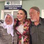 Özlem Balcı Instagram - Seydikemerde çalmadık kapı girmedik ev bırakmadık dağ taş her yeri gezdik nice gönüller tanıdık kalpleri ısıttık güldük ağladık… Durmak yok yola devam yörük kızı pes etmez🇹🇷❤️🌹🧿