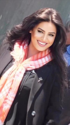 Özlem Balcı Instagram - Senden nefret edenlere SAYGI DUY; çünkü onlar senin onlardan daha iyi olduğunu KABULLENMİŞ KİŞİLERDİR!
