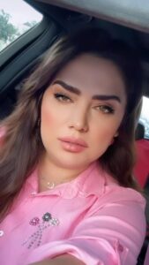 Özlem Balcı Instagram - Güzel bir bahçeniz olsun istiyorsanız; yabancı otları sulamayınız🍎