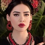 Özlem Balcı Instagram – Frida Kahlo’nun da dediği gibi…

“Bir dik duruşun; kaç yenilgi, kaç gözyaşı, kaç kalp ağrısı ettiğini bilemezsiniz.”