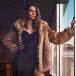 Öznur Serçeler Instagram - ⠀ Cem Talu çekiminden ✌🏼⠀ ⠀ Fotoğraf: @cemtalu⠀ Styling: @seydasozuer⠀ Makeup: @alevkaya⠀ Hair: @batuhangelisli⠀ @parkhyattistanbul⠀ @icontalentofficial ⠀ @melikeagar⠀ @basakgunesberk