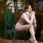 Öznur Serçeler Instagram - Madame Figaro Ekim sayısı 👩🏼‍🎤 @madamefigarotr Hazırlayan: @edaturkmenn Fotoğraf: @canberkuregel Styling: @tarikgul Saç: @hrnates Makyaj: @fulyamurtekin
