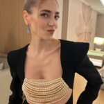 Öznur Serçeler Instagram - Altın Kelebek ✨ Beni bu geceye hazırlayan herkese teşekkür ederim 🙏🏻🩷
